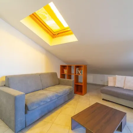 Apartman Mansarda Primavera *